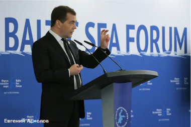 Д.А.Медведев повысил стипендии студентам и аспирантам